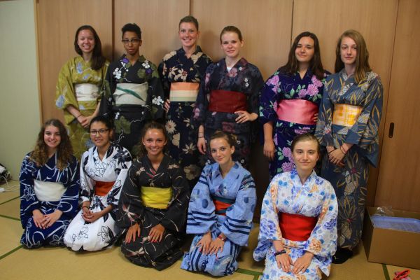 Tenue kimono vacances au japon pour jeunes